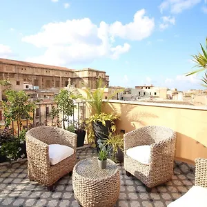 panto-rooftop-boutique-rooms.palermohotels.org/